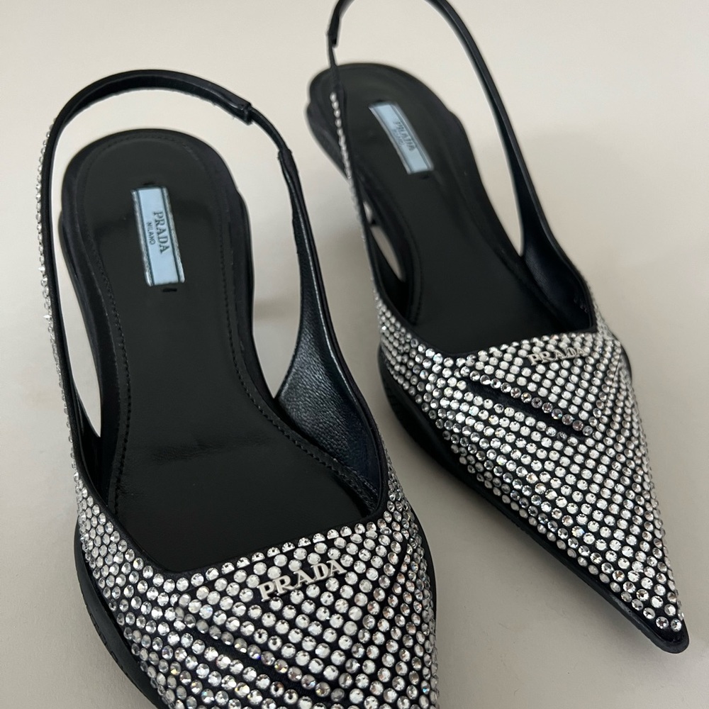 🔥$1100🔥 Prada Crystal Embellished Logo Slingback Sandals Shoes - Picture 5 of 9